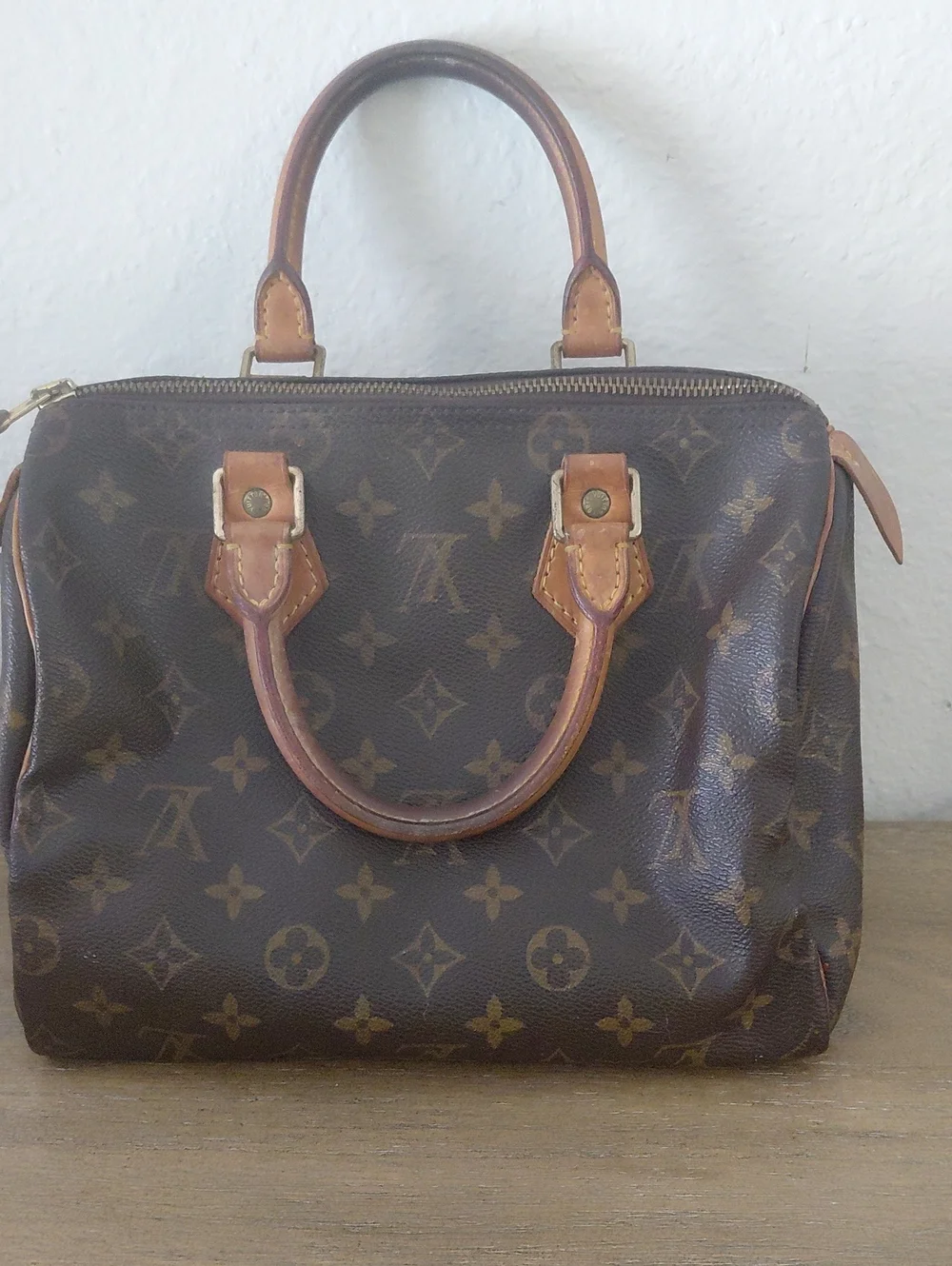 Vintage Authentic Louis Vuitton Brown Monogram Speedy Bag